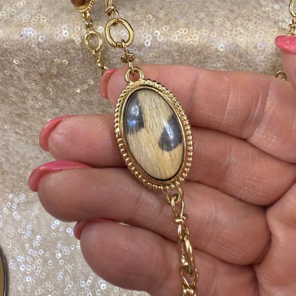 NWT Chico’s Animal double-sided long layering Necklace with earrings - Picture 7 of 11